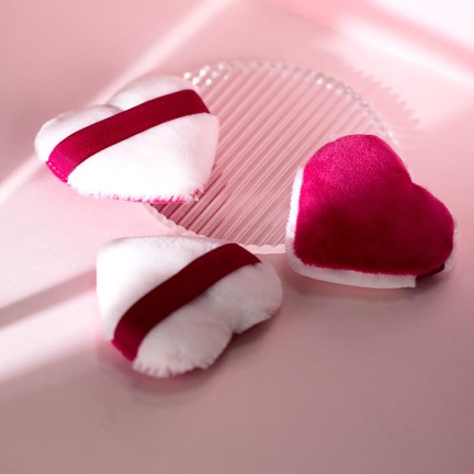 Triangular velvet sponge powder puff