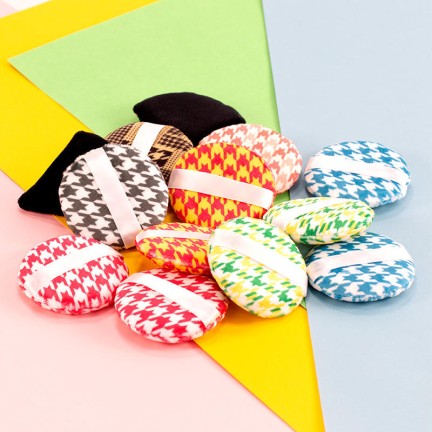 Wedge-shaped cotton ribbon makeup puff